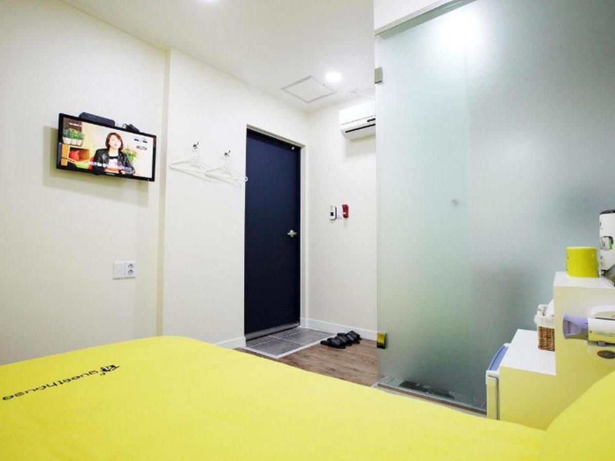 24 Guesthouse Myeongdong Avenue Seul Esterno foto