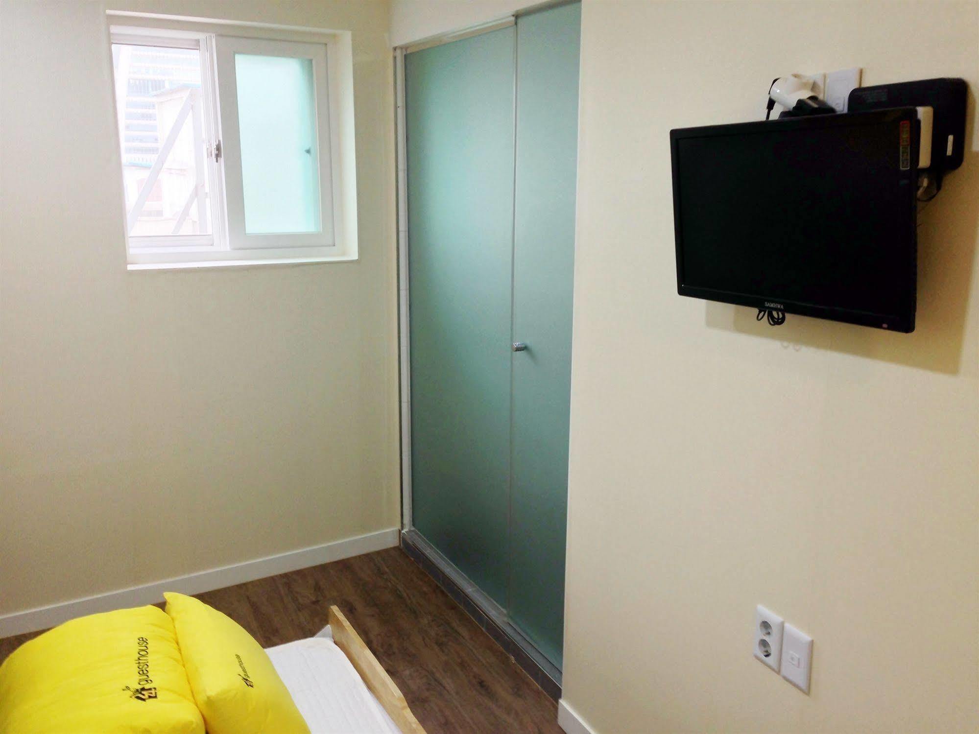 24 Guesthouse Myeongdong Avenue Seul Esterno foto