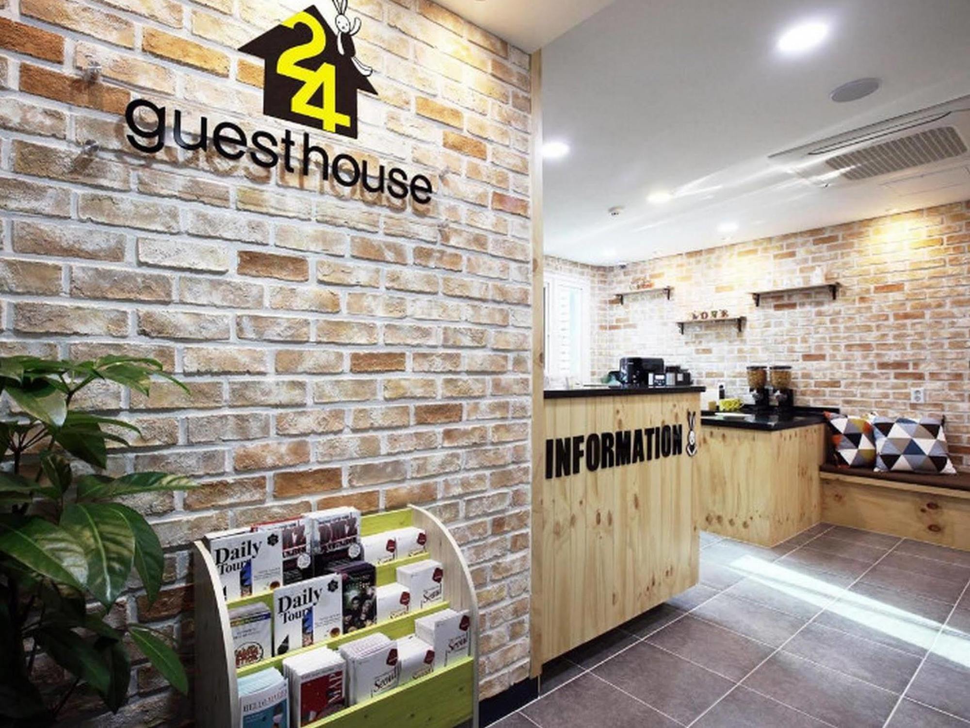 24 Guesthouse Myeongdong Avenue Seul Esterno foto