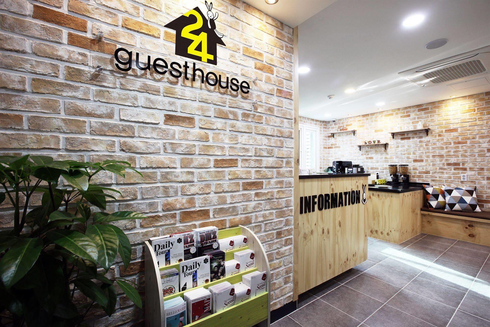 24 Guesthouse Myeongdong Avenue Seul Esterno foto
