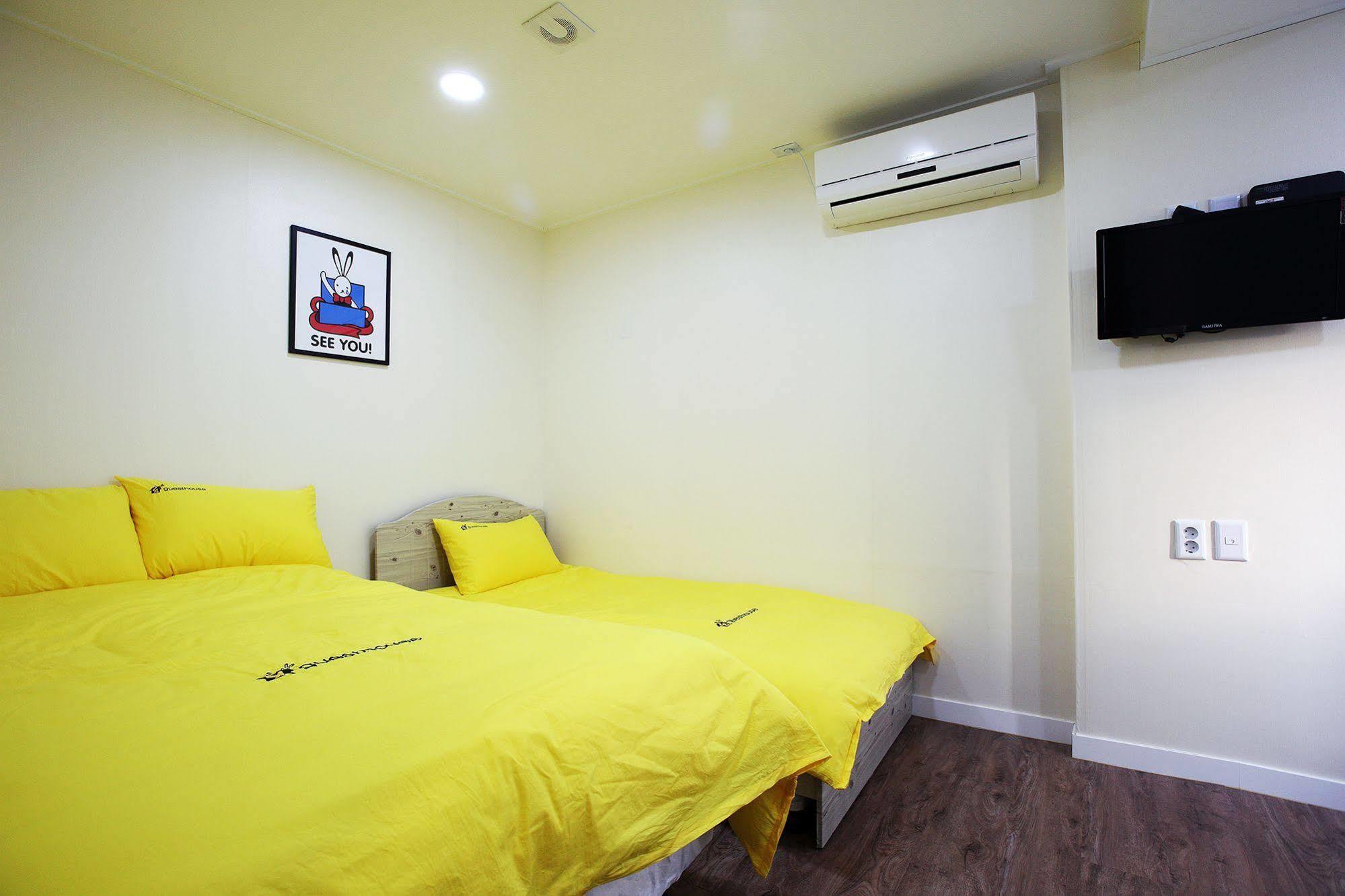 24 Guesthouse Myeongdong Avenue Seul Esterno foto
