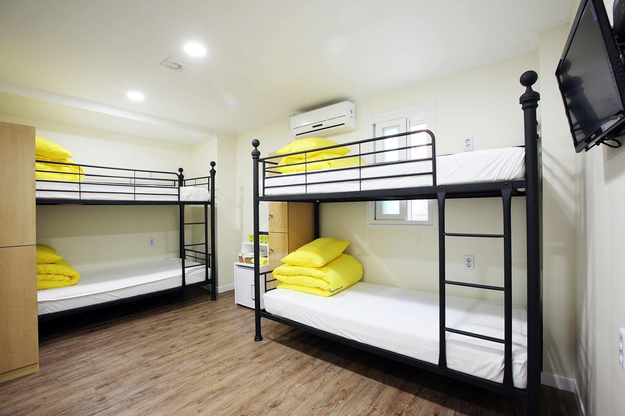 24 Guesthouse Myeongdong Avenue Seul Esterno foto