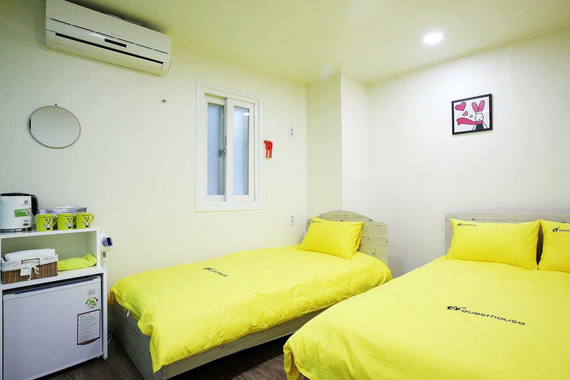 24 Guesthouse Myeongdong Avenue Seul Esterno foto